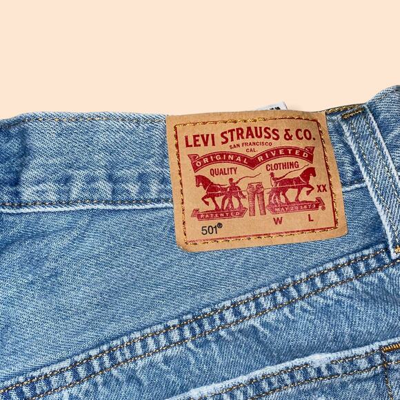 Levis 524 Too Super low Jean shorts 3JR - Picture 4 of 4